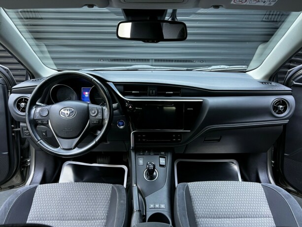 toyota-auris-elektrisitetbensin-2017-big-8
