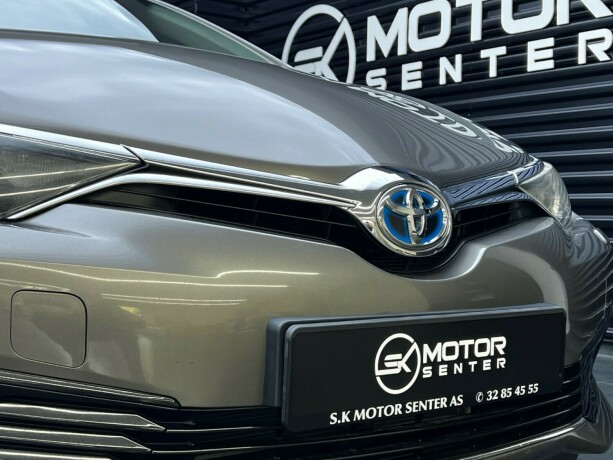toyota-auris-elektrisitetbensin-2017-big-3