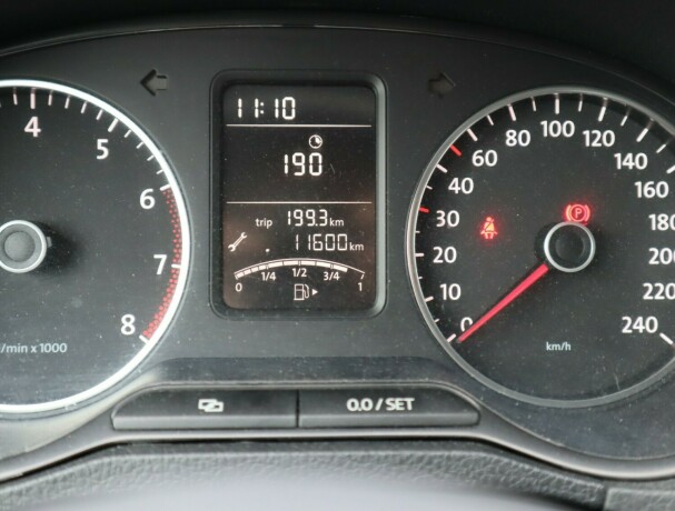 volkswagen-polo-bensin-2013-big-19