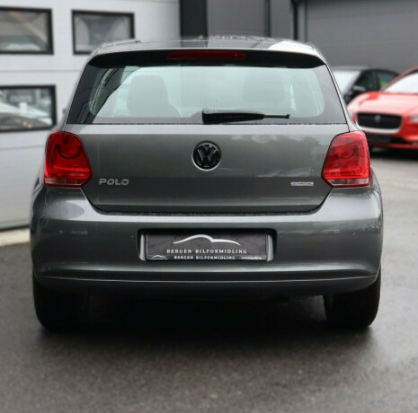 volkswagen-polo-bensin-2013-big-5