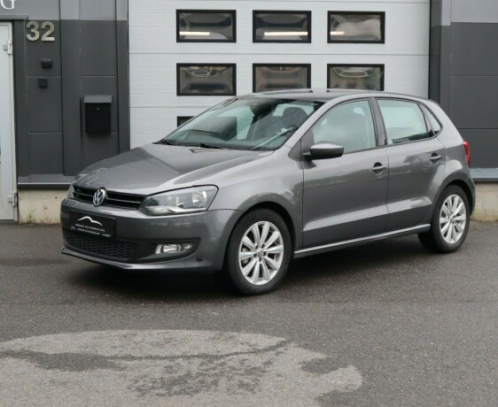 volkswagen-polo-bensin-2013-big-0