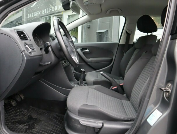 volkswagen-polo-bensin-2013-big-6
