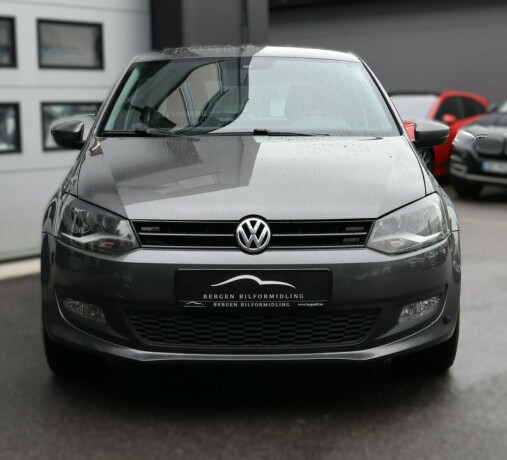 volkswagen-polo-bensin-2013-big-4