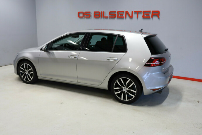 volkswagen-golf-bensin-2016-big-3