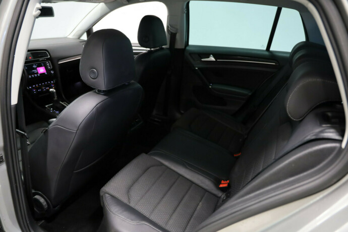 volkswagen-golf-bensin-2016-big-12