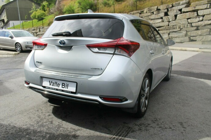 toyota-auris-elektrisitetbensin-2017-big-4