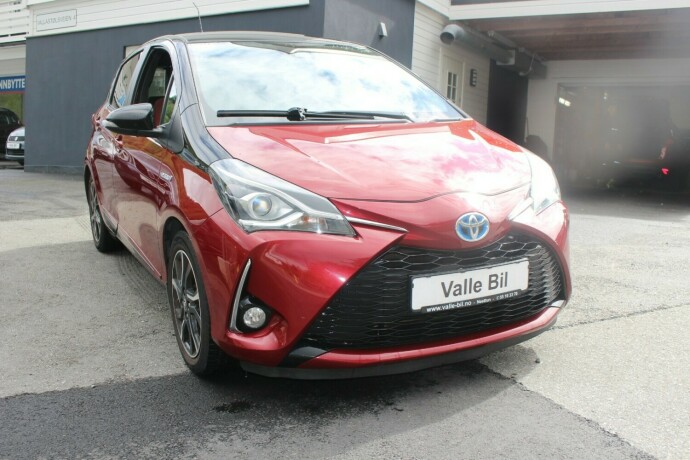 toyota-yaris-elektrisitetbensin-2017-big-0