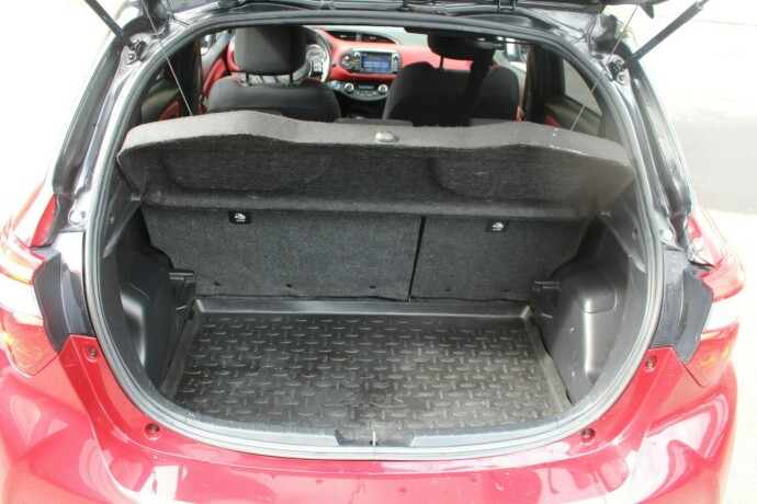 toyota-yaris-elektrisitetbensin-2017-big-5