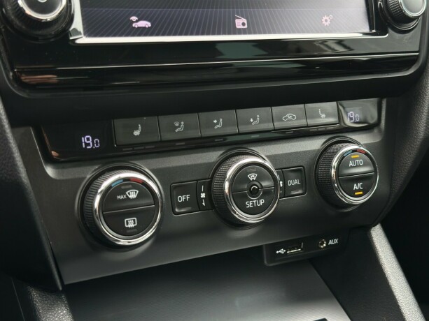 skoda-octavia-bensin-2015-big-22