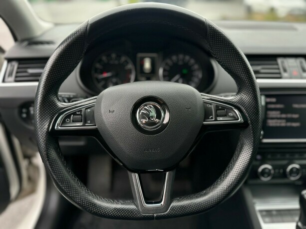 skoda-octavia-bensin-2015-big-27