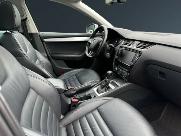 skoda-octavia-bensin-2015-big-13