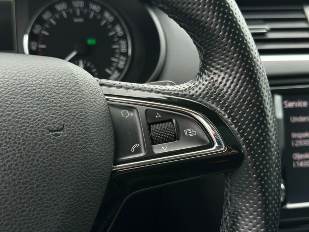 skoda-octavia-bensin-2015-big-30