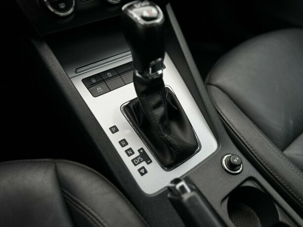 skoda-octavia-bensin-2015-big-19