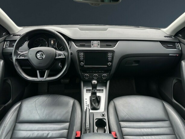 skoda-octavia-bensin-2015-big-12