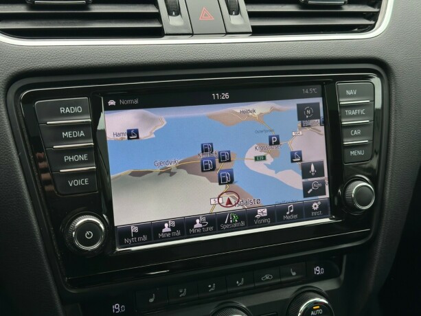 skoda-octavia-bensin-2015-big-24