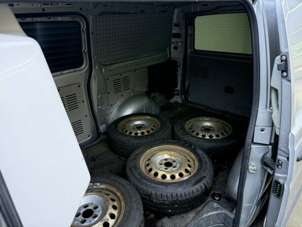 mercedes-benz-vito-diesel-2013-big-23