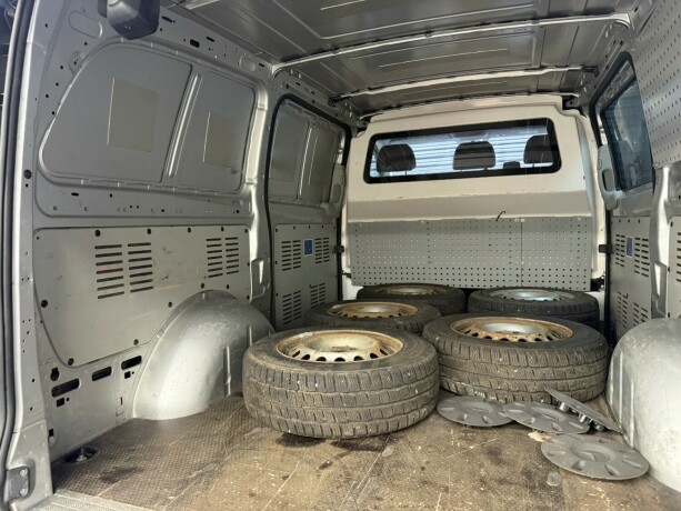 mercedes-benz-vito-diesel-2013-big-25