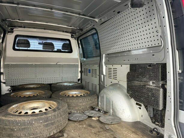 mercedes-benz-vito-diesel-2013-big-24