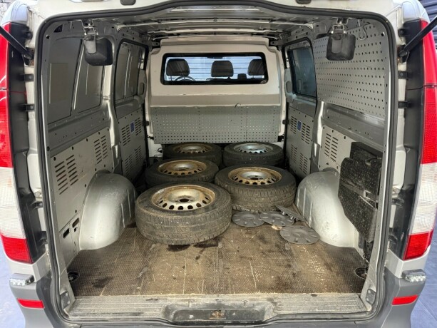 mercedes-benz-vito-diesel-2013-big-26