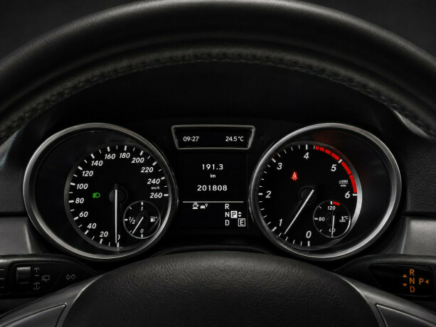 mercedes-benz-ml250-diesel-2012-big-17
