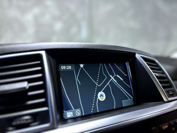mercedes-benz-ml250-diesel-2012-big-10