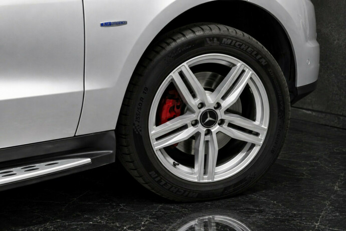 mercedes-benz-ml250-diesel-2012-big-25