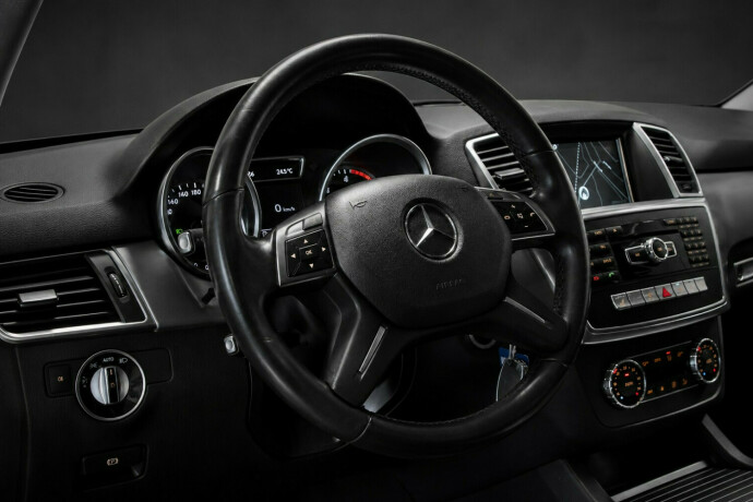 mercedes-benz-ml250-diesel-2012-big-18