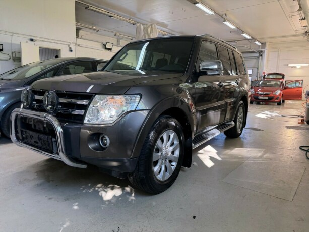 mitsubishi-pajero-diesel-2009-big-1