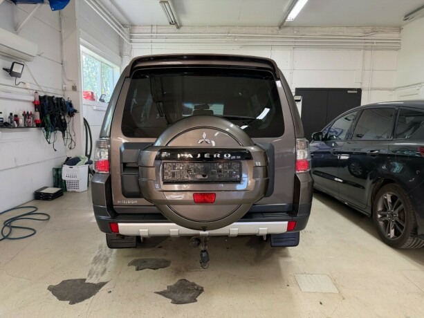 mitsubishi-pajero-diesel-2009-big-4