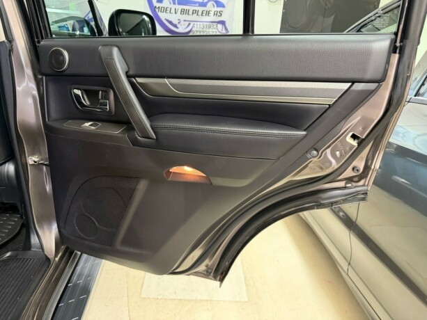mitsubishi-pajero-diesel-2009-big-13