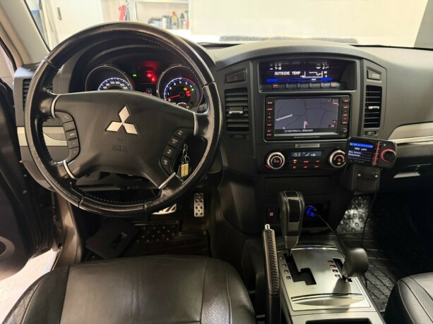 mitsubishi-pajero-diesel-2009-big-20