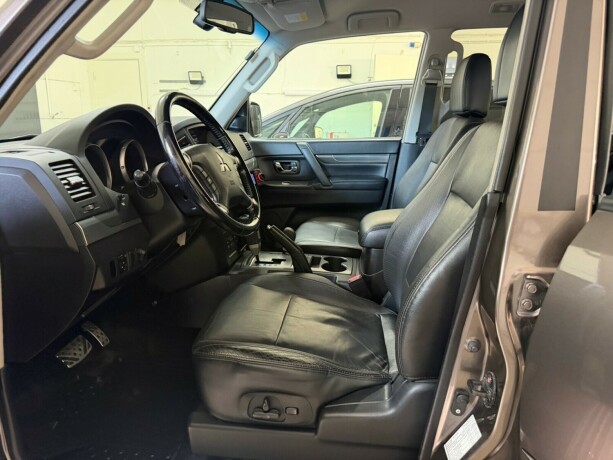 mitsubishi-pajero-diesel-2009-big-10