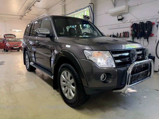 mitsubishi-pajero-diesel-2009-big-7