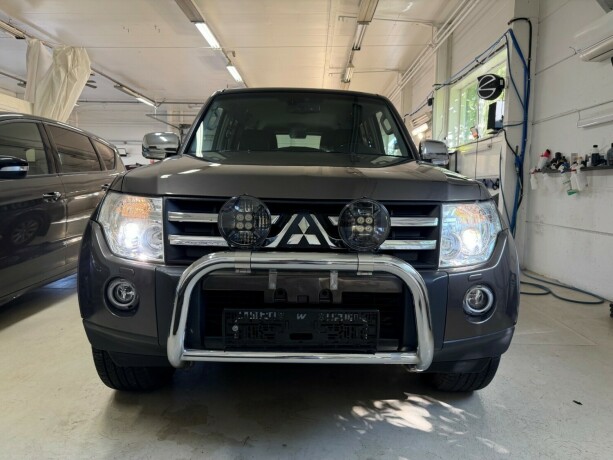 mitsubishi-pajero-diesel-2009-big-8