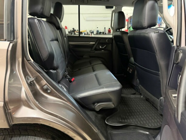 mitsubishi-pajero-diesel-2009-big-14