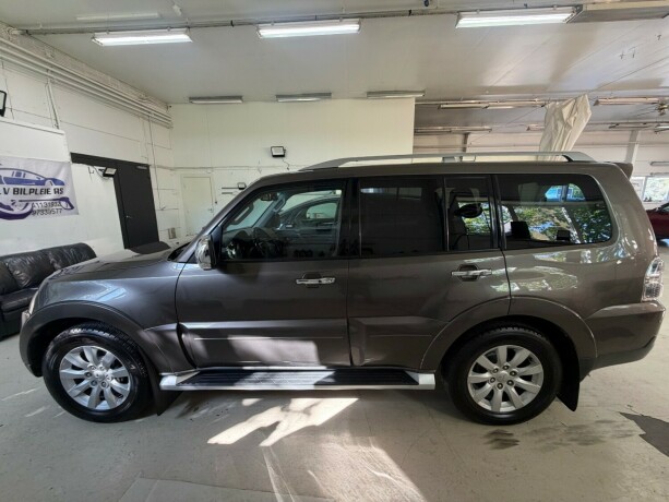 mitsubishi-pajero-diesel-2009-big-2