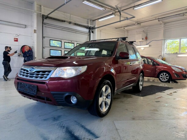 subaru-forester-diesel-2011-big-1