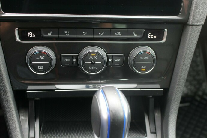volkswagen-golf-elektrisitet-2019-big-18