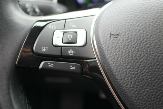 volkswagen-golf-elektrisitet-2019-big-13