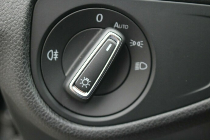 volkswagen-golf-elektrisitet-2019-big-10