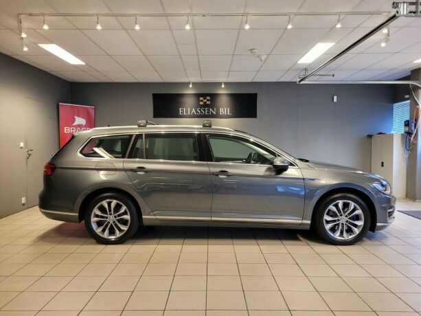 volkswagen-passat-elektrisitetbensin-2016-big-3