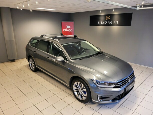 volkswagen-passat-elektrisitetbensin-2016-big-1