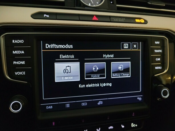volkswagen-passat-elektrisitetbensin-2016-big-25
