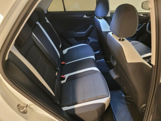 volkswagen-t-roc-bensin-2019-big-16