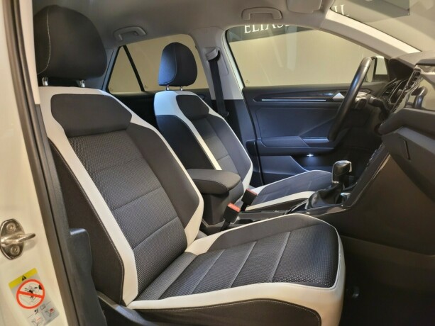 volkswagen-t-roc-bensin-2019-big-12