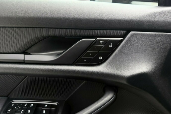 porsche-taycan-4-elektrisitet-2022-big-17