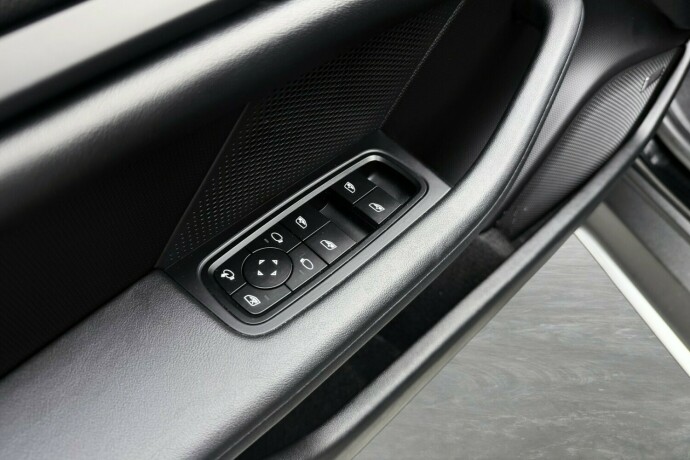 porsche-taycan-4-elektrisitet-2022-big-16