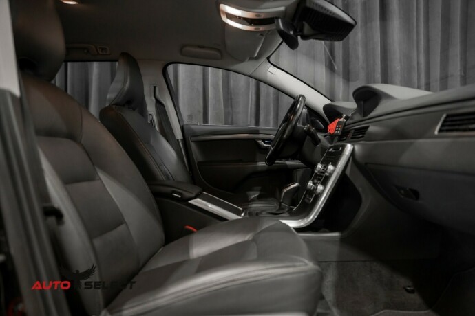 volvo-xc-70-diesel-2016-big-18