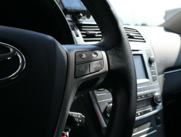 toyota-avensis-bensin-2012-big-9