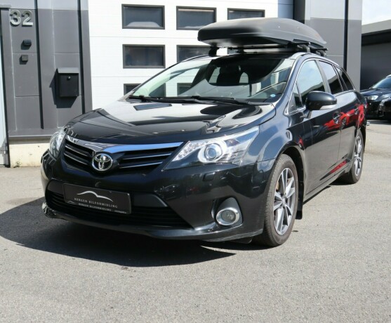toyota-avensis-bensin-2012-big-2